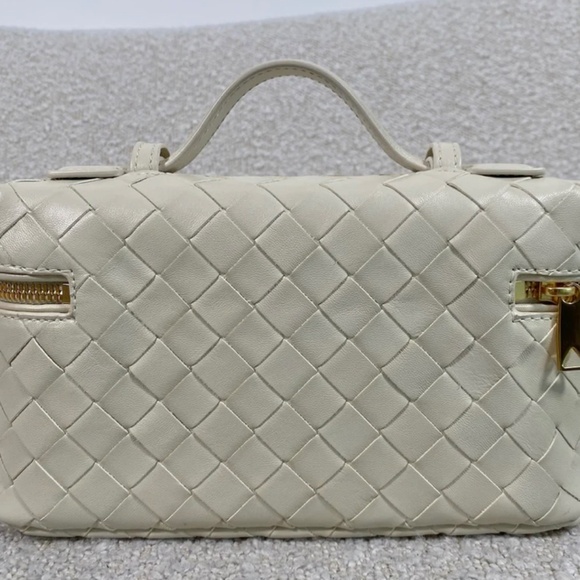 Authentic Bottega Veneta Bang Bang Vanity Bag - Picture 2 of 16